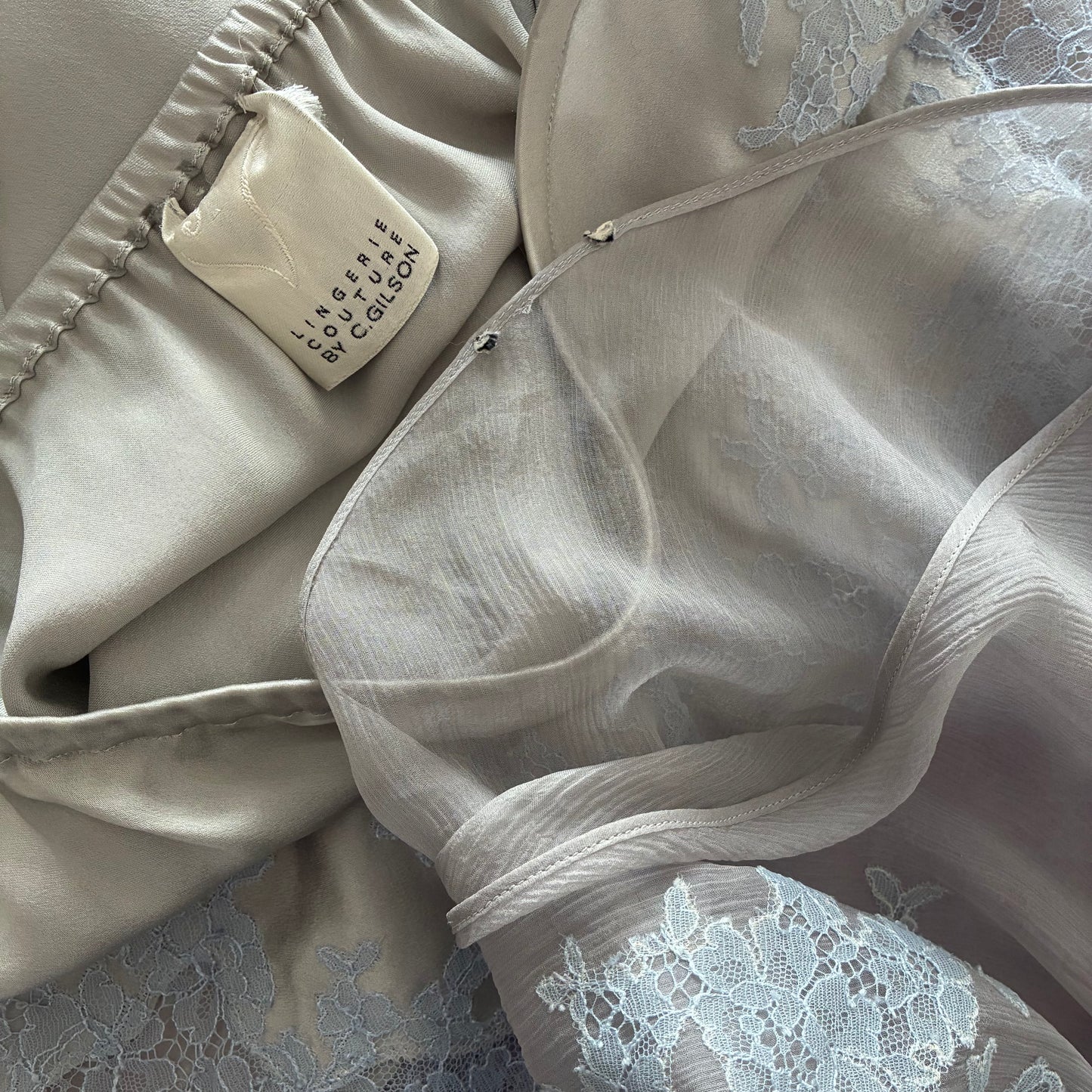 Carine Gilson VTG – Ethereal Silk & Caudry Lace Set